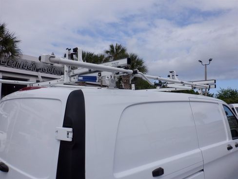 Used 2023 Mercedes-Benz Metris image 10