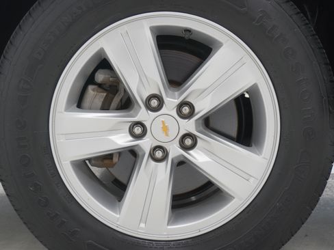 Used 2019 Chevrolet Trax LT w/ LT Convenience Package FWD image 24