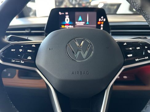 New 2025 Volkswagen ID. Buzz Pro S Plus RWD image 23