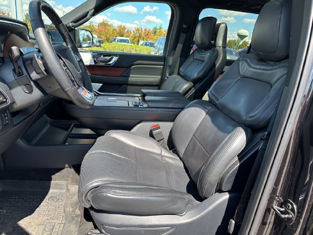 Used 2022 Lincoln Navigator Reserve w/ Equipment Group 201A AWD/4WD image 23