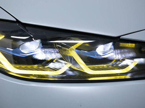 Used 2023 BMW M4 CSL RWD image 16