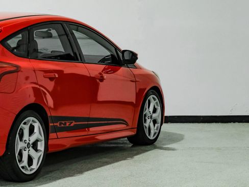 Used 2013 Ford Focus ST FWD image 15