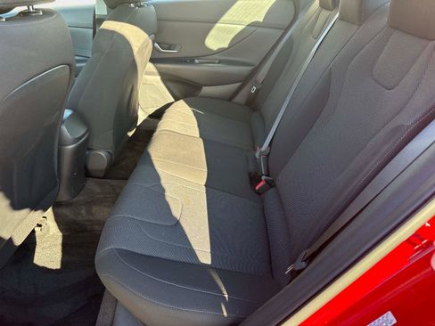 Certified 2023 Hyundai Elantra SE w/ Cargo Package image 13