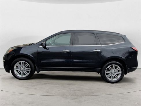 Used 2015 Chevrolet Traverse LT w/ Style and Technology Package image 2
