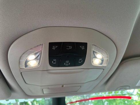 Used 2023 Chrysler Pacifica Touring-L FWD image 30
