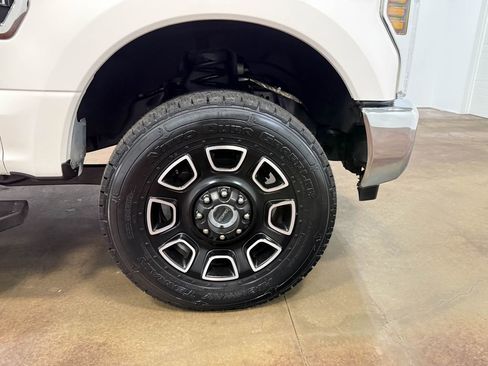 Used 2019 Ford F250 Lariat w/ Lariat Ultimate Package image 90