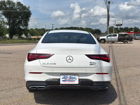 Used 2025 Mercedes-Benz CLA 250 image 9