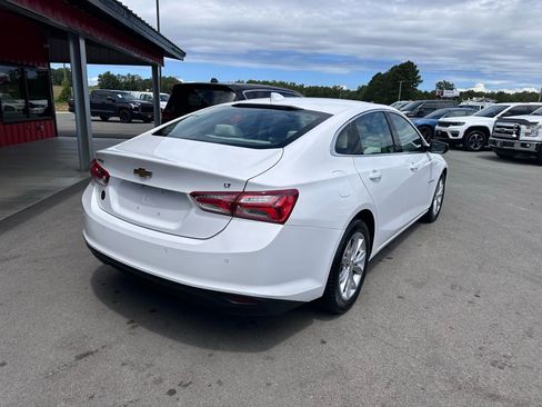 Used 2020 Chevrolet Malibu LT w/ Leather Package image 4