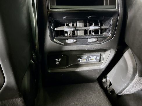 Used 2023 Jeep Grand Cherokee Altitude image 29