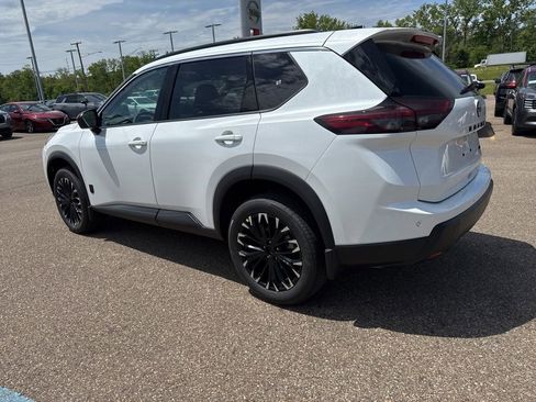 New 2026 Nissan Rogue SV AWD/4WD image 3