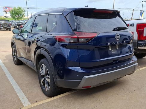 Used 2026 Nissan Rogue SL FWD image 9