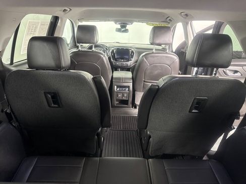 Used 2021 Chevrolet Traverse LT w/ LT Premium Package image 17