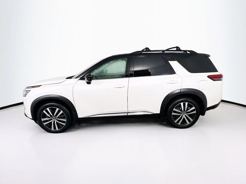 Used 2023 Nissan Pathfinder Platinum image 4