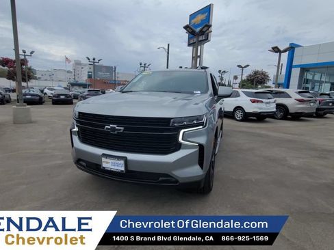 Used 2024 Chevrolet Suburban RST RWD image 4