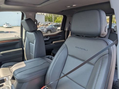 New 2026 GMC Sierra 1500 Denali w/ Denali Reserve Package AWD/4WD image 11
