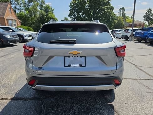 Used 2024 Chevrolet Trax LT w/ Driver Confidence Package FWD image 6