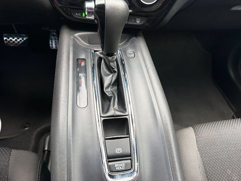 Used 2021 Honda HR-V Sport image 29