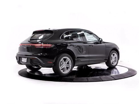 Certified 2026 Porsche Macan AWD/4WD image 7