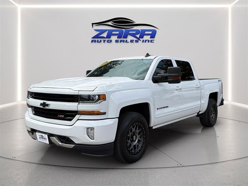 Used 2018 Chevrolet Silverado 1500 LT w/ All Star Edition AWD/4WD image 3