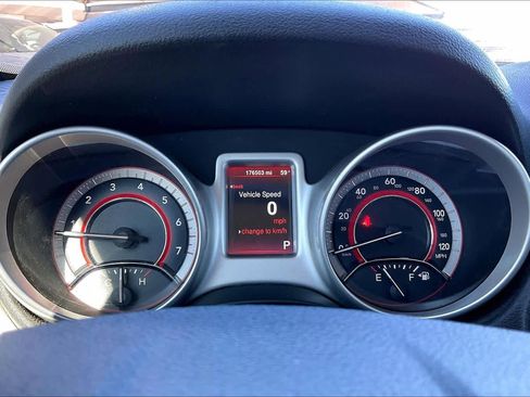 Used 2014 Dodge Journey SXT w/ Flexible Seating Group image 24