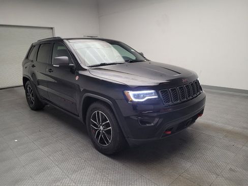 Used 2018 Jeep Grand Cherokee Trailhawk w/ Trailhawk Luxury Group AWD/4WD image 13