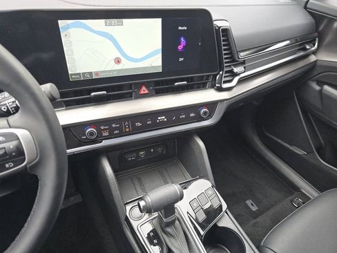 Used 2024 Kia Sportage EX image 30