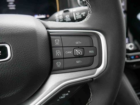 New 2025 Jeep Wagoneer L Series II w/ Convenience Group I image 39