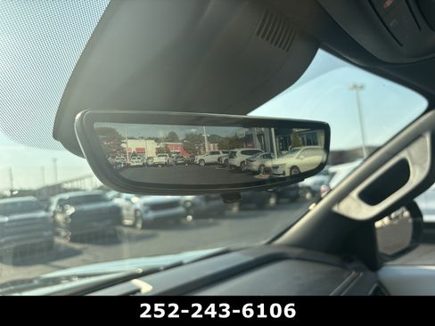 Used 2025 Chevrolet Suburban Premier RWD image 38