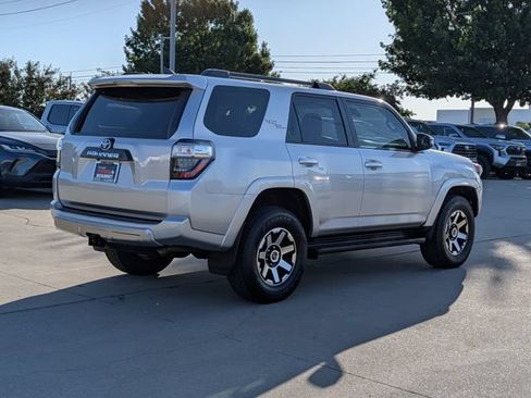 Used 2024 Toyota 4Runner TRD Off-Road Premium AWD/4WD image 6