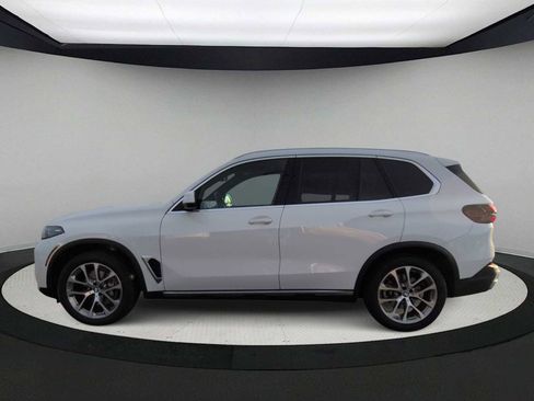 Certified 2024 BMW X5 xDrive40i w/ Premium Package image 5