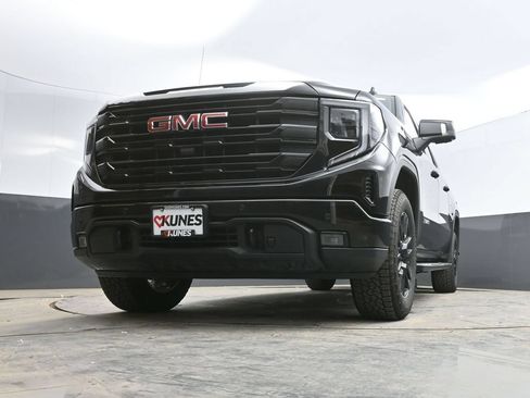 New 2026 GMC Sierra 1500 Elevation w/ Elevation Premium Package AWD/4WD image 31