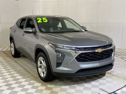 Used 2025 Chevrolet Trax LS w/ LS Convenience Package