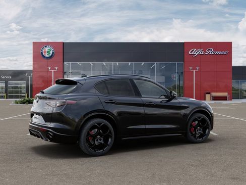 New 2025 Alfa Romeo Stelvio Sprint w/ Veloce Package AWD/4WD image 4