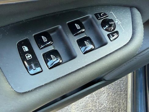 New 2026 Volvo XC90 T8 Plus image 9