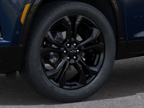 New 2027 Chevrolet Traverse RS w/ LPO, Floor Liner Package FWD image 9