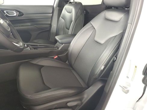 New 2026 Jeep Compass Latitude image 12