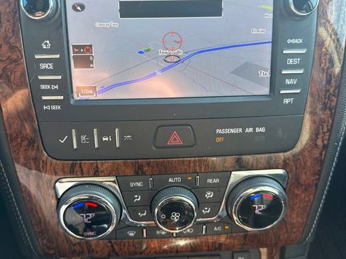 Used 2013 Chevrolet Traverse LTZ FWD image 24