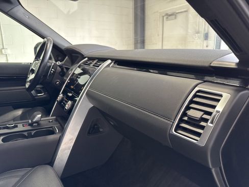 Used 2022 Land Rover Discovery S R-Dynamic image 35