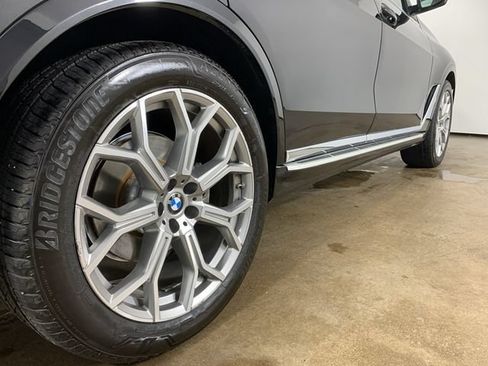 Used 2025 BMW X7 xDrive40i AWD/4WD image 9