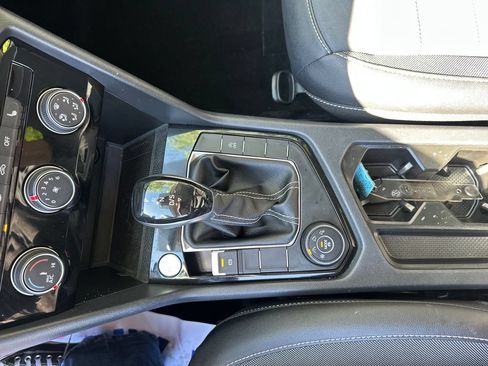 Certified 2023 Volkswagen Taos SE AWD/4WD image 17
