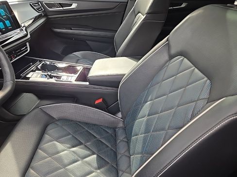 Used 2024 Volkswagen Atlas Cross Sport SEL Premium R-Line image 19