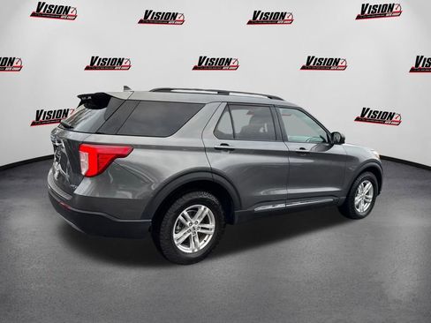 Used 2022 Ford Explorer XLT w/ Equipment Group 202A image 5