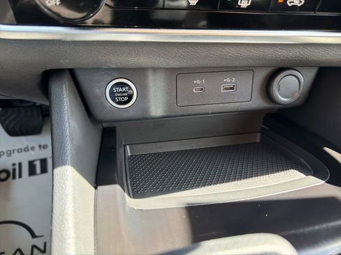 Used 2021 Nissan Rogue S FWD image 33
