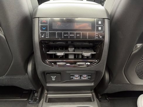New 2025 Jeep Grand Cherokee L Limited w/ Trailer Tow Package AWD/4WD image 17