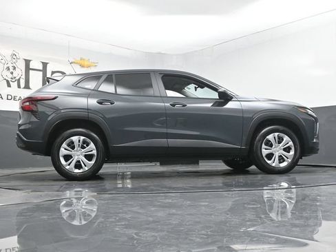 New 2026 Chevrolet Trax LS FWD image 31