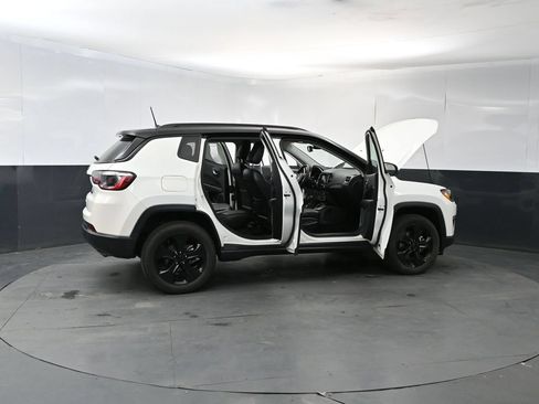 Used 2021 Jeep Compass Latitude AWD/4WD image 26