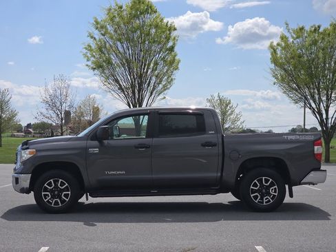 Used 2015 Toyota Tundra SR5 w/ TRD Off Road Package AWD/4WD image 5