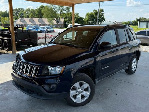 Used 2014 Jeep Compass Sport w/ Power Value Group FWD image 4