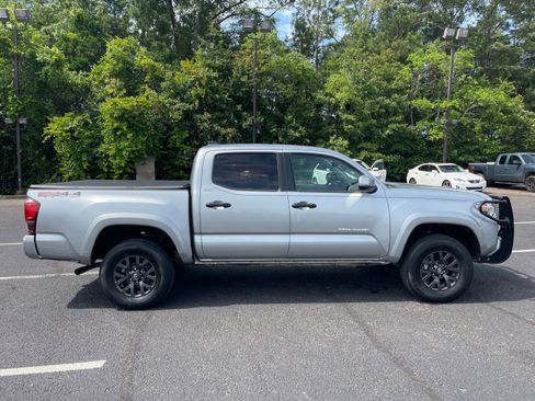 Used 2023 Toyota Tacoma SR5 AWD/4WD image 21