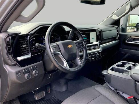 Used 2025 Chevrolet Silverado 2500 LT w/ Safety Package AWD/4WD image 17